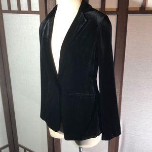Tahari Black Velvet blazer with velvet covered buttons /pockets/some stretch